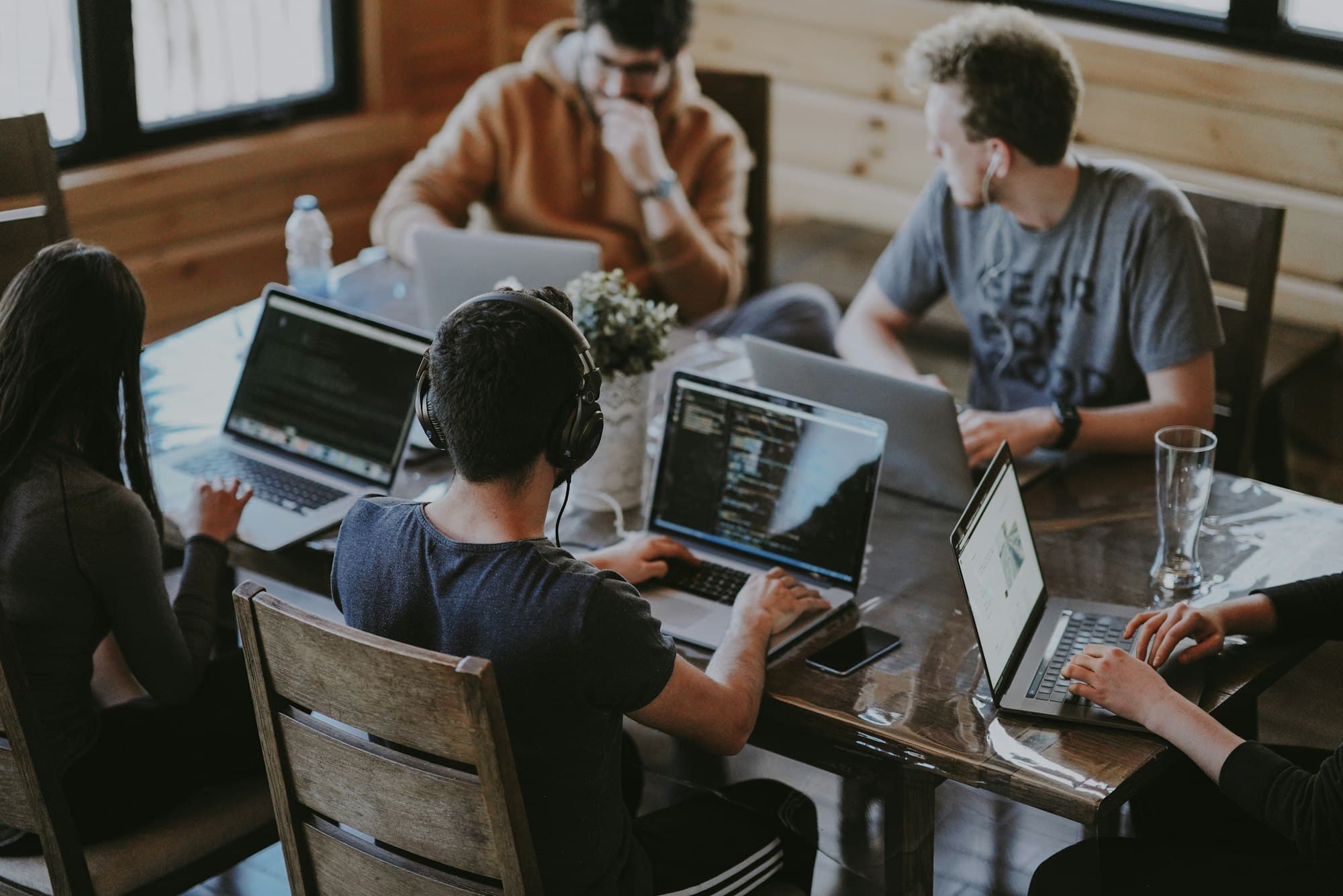 Team collaborating on Shopify e-commerce strategy